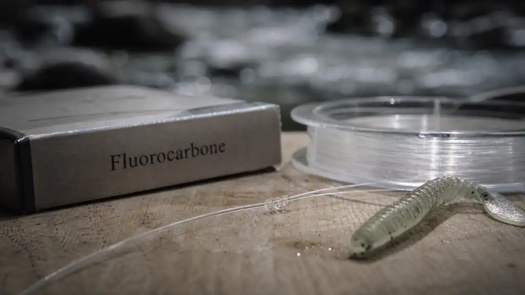 Fluorocarbone en pêche : nœud solide et discrétion sur bas de ligne