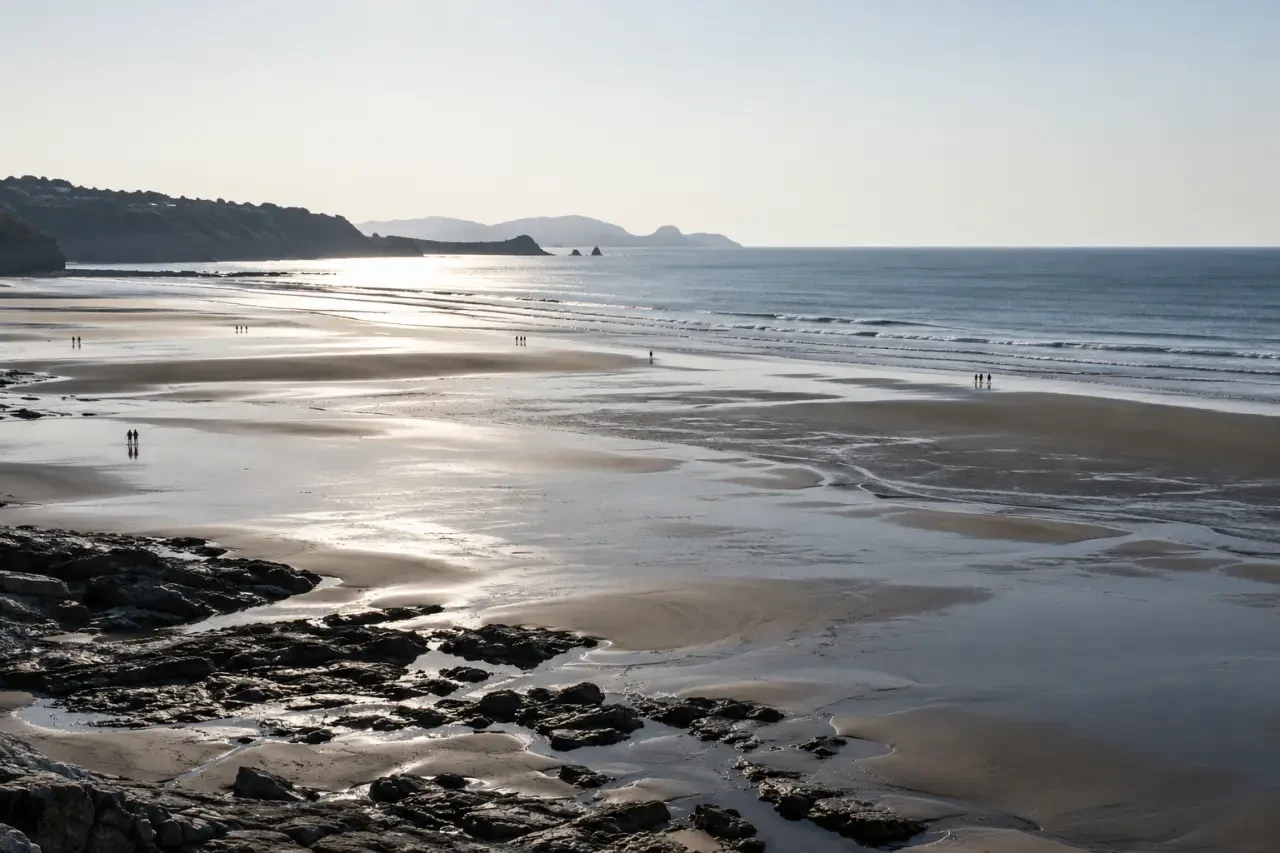 Marées Bidart : plage de l’Uhabia à marée descendante avec l’estran visible